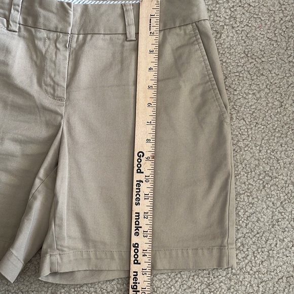 Lands’ End khaki shorts - Picture 8 of 9